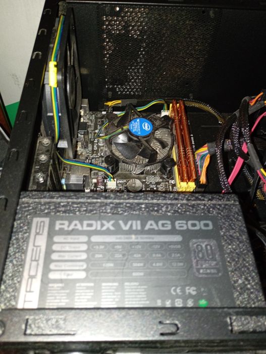 Computador torre da ASUS