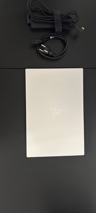 Razer Blade 15 (RTX 2060 / 32GB RAM / 1TB SSD)