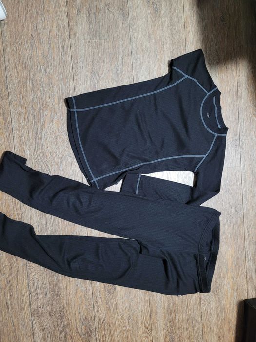 2 komplety 4f bielizny termicznej 146-152