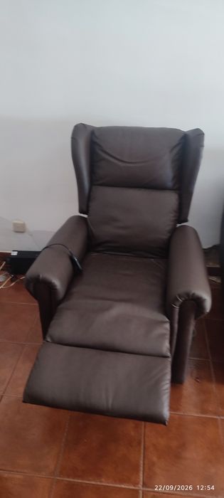 Cadeirão ortopédico reclinável e elevatório