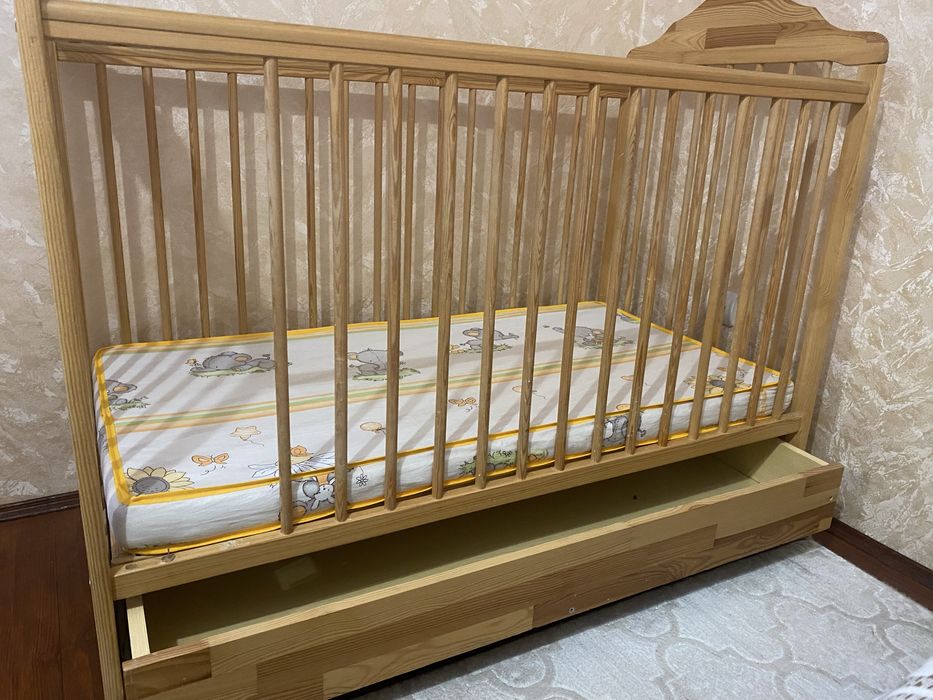 Продам дитяче ліжечко.