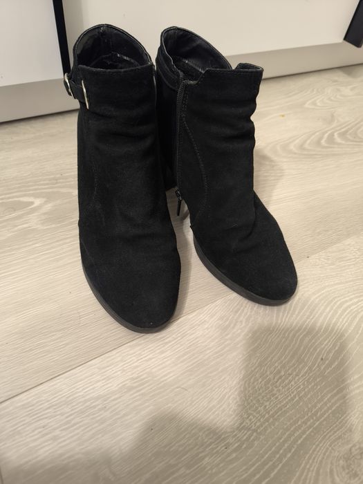 Ботильйони замшеві 38 р