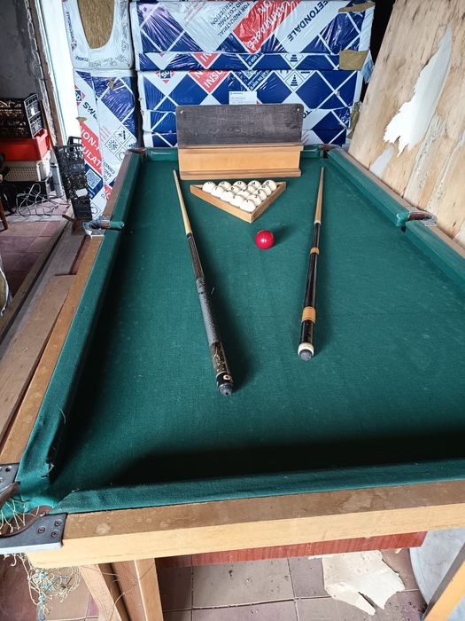Бильярдный  стол