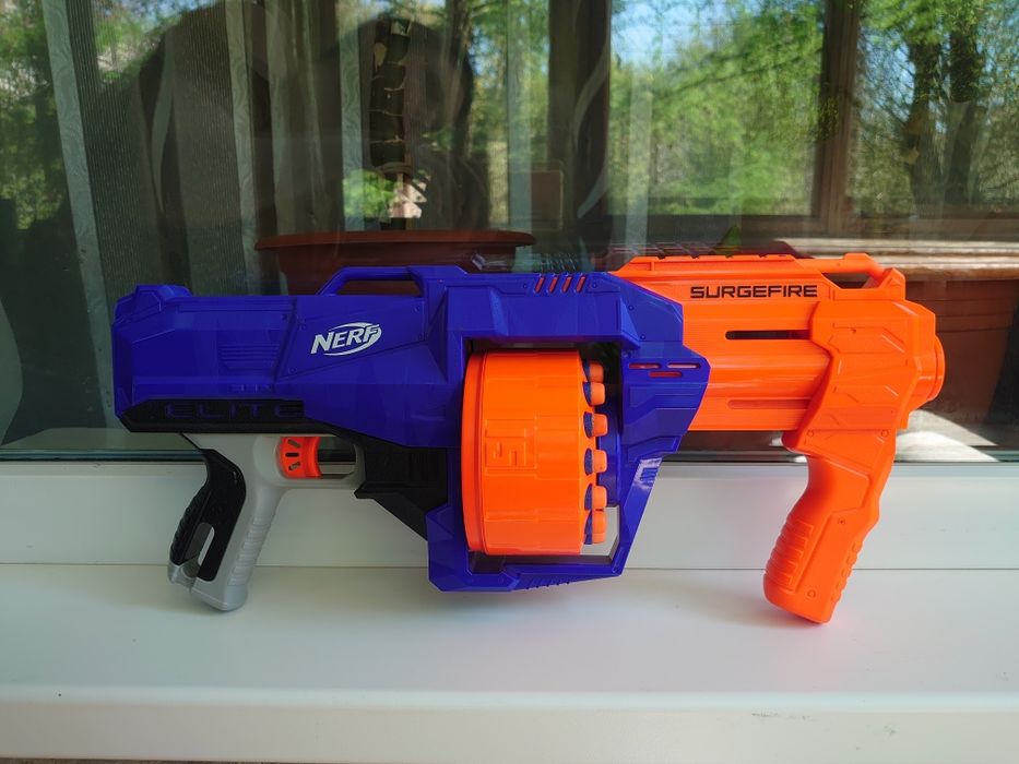 Бластер Hasbro Nerf Серджфайр. Нерф, ньорф