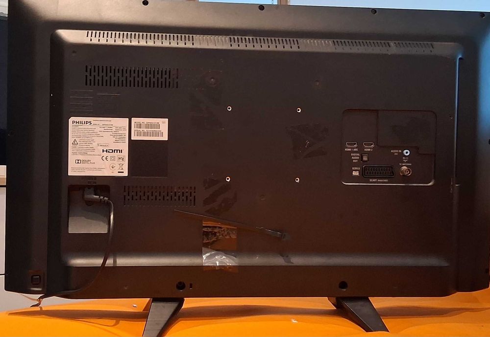 Philips Television with Minimal Use, Fully Functional63825195356547121