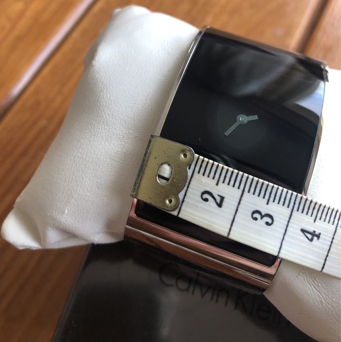 Elegante relogio Calvin Klein