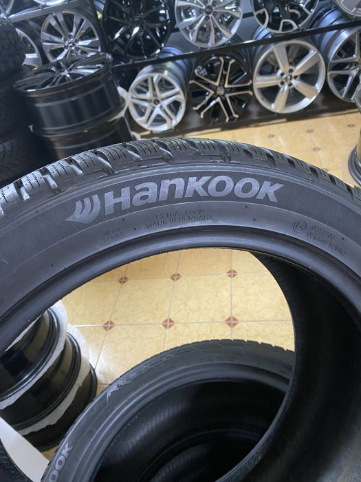 235/45/18 98V Hankook Winter I*Cept EVO 2