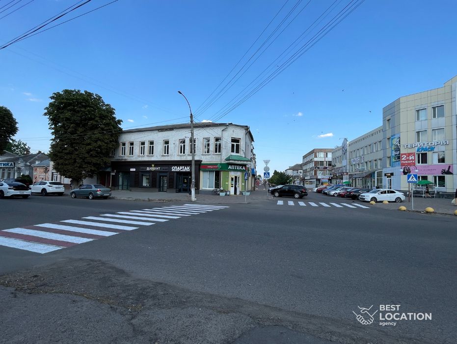 Продаж приміщень 1-го та 2-го поверхів з окремим входом, 220 м2 у м. Сміла