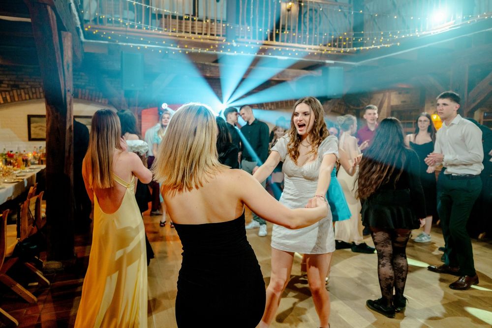 Dj  na 18 urodziny, wesele   imprezy okolicznościowe, wesela