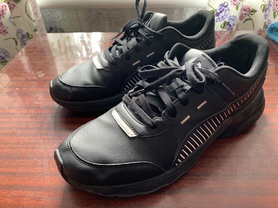 Продам чорні шкіряні кросівки Puma для чоловіків в Дніпрі