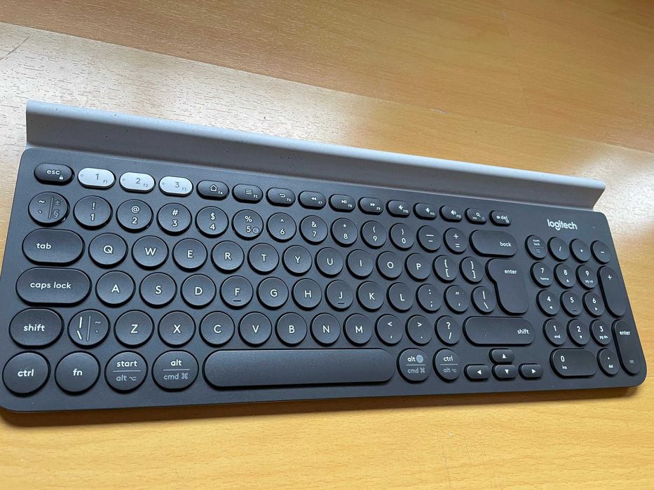 Logitech K780 Multi-Device Teclado (Keyboard)
