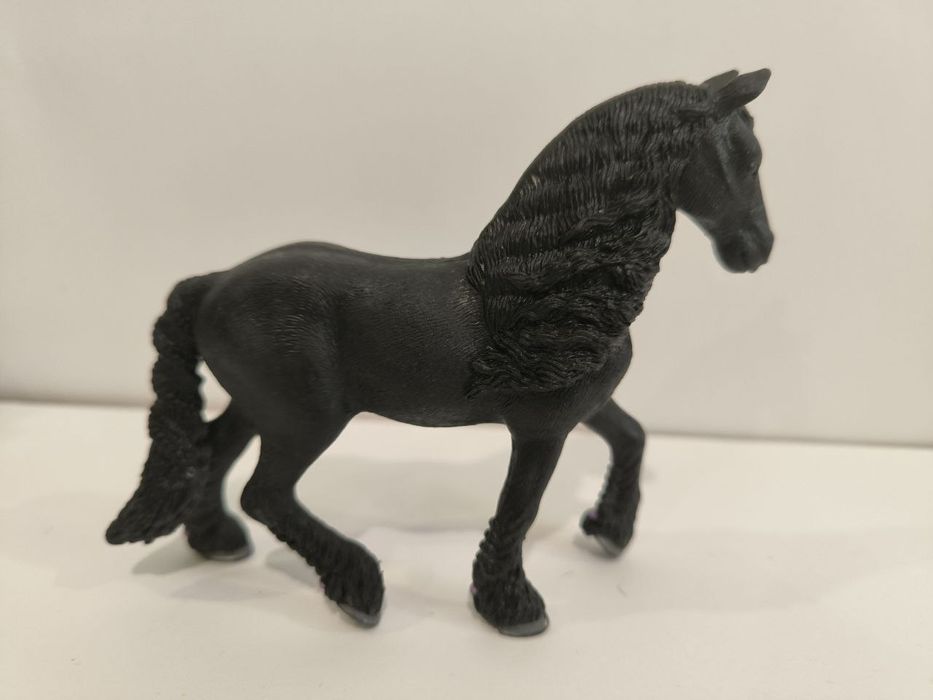 Колекційні фігурки коні