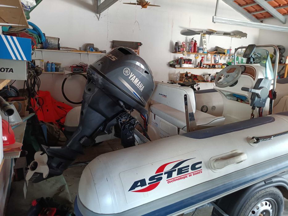 Semi rígido 25 CV 4 tempos