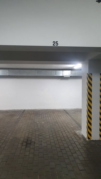 Miejsce postojowe w hali garażowej Bartodzieje