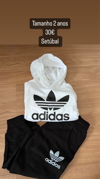 Fatos de treino crinça