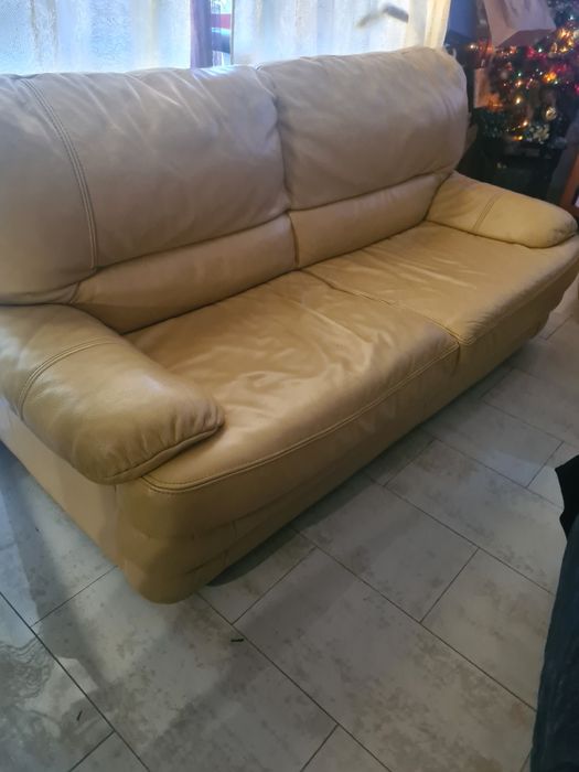 Sofa em pele genuína, de 3 lugares