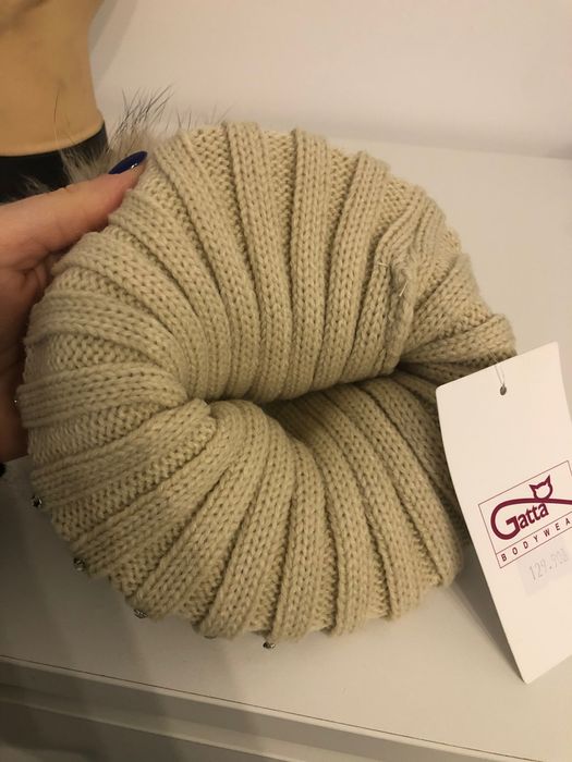 Nowa zimowa czapka Gatta duży pompon jenot naturalne futro beż