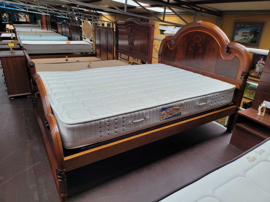 Óptima Cama de casal com estrado e colchão - Tudo em óptim