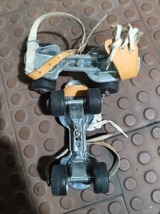 Patins antigos de criança