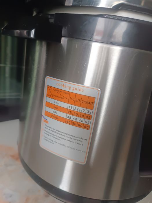 Panela elétrica - praticamente nova