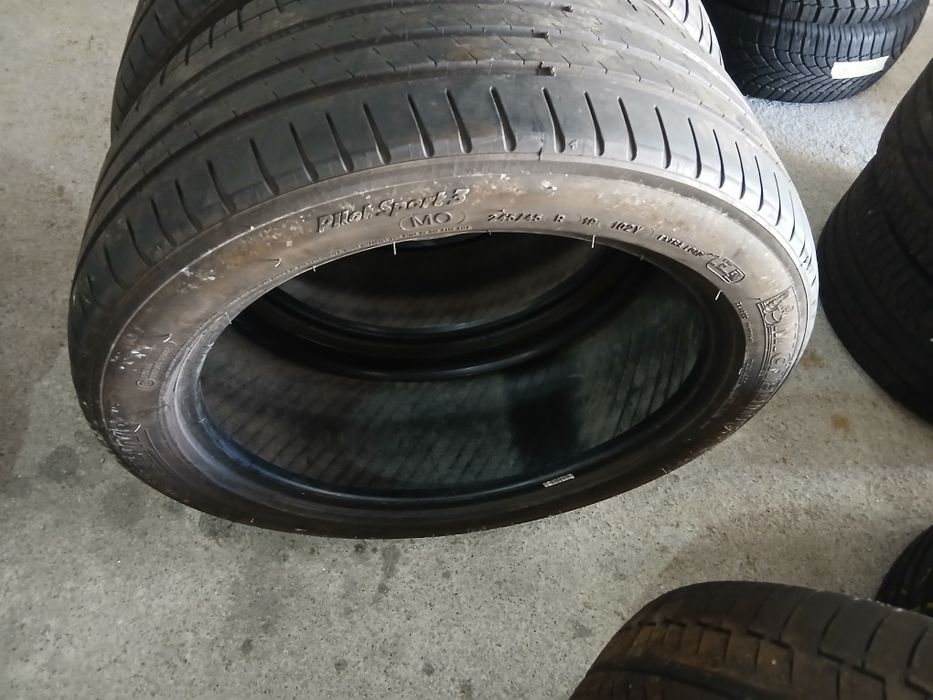 2 Pneus 245/45R19 Michelin