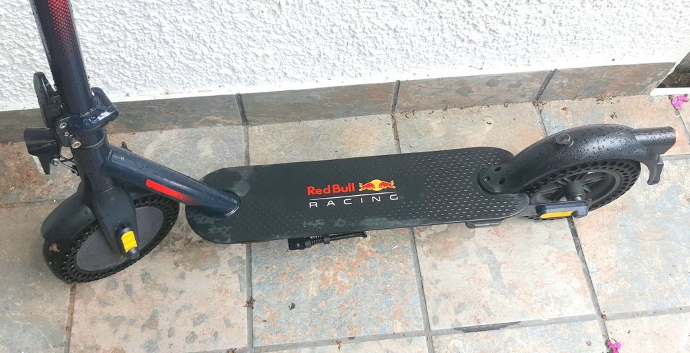 Trotinete eletrica Red Bull teen