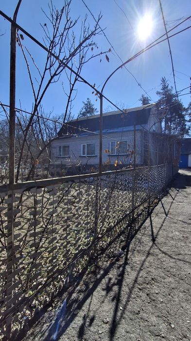 Продам цегляний  будинок