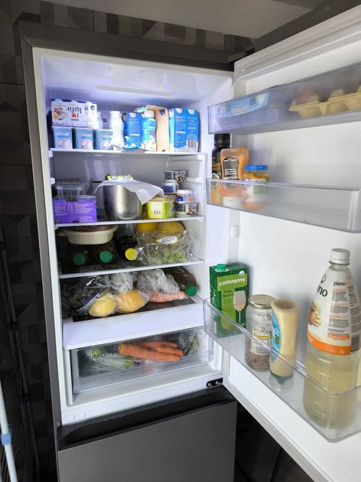 Frígorifico Combinado - Utilizado em casa de férias como novo
