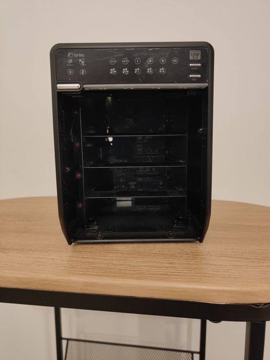 Obudowa Na 4 DYSKI HDD 3.5" FANTEC QB-35US3R z raid