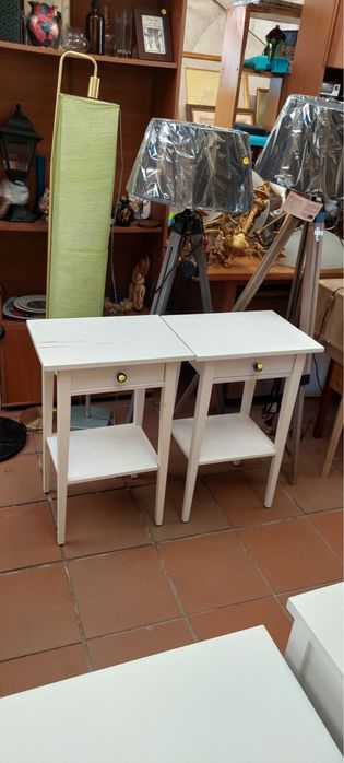Conjunto de mesinhas de cabeceira