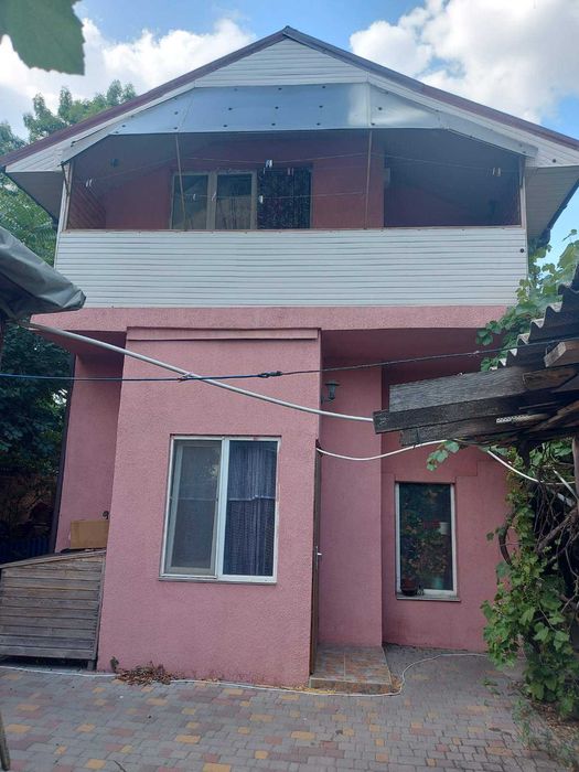 Уютный дом в городе