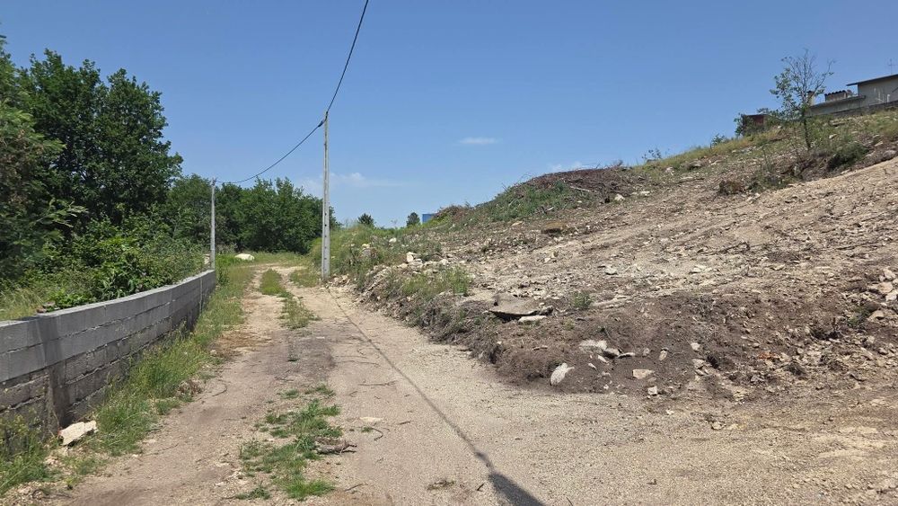 Terreno a 3km da Câmara Municipal para 4 moradias geminadas
