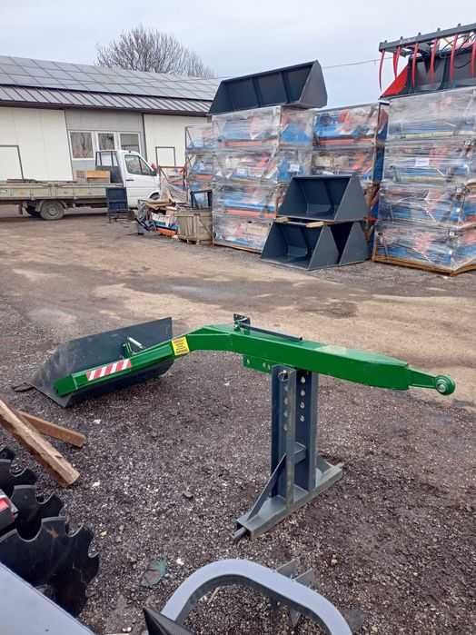 Ładowacz na tył ciągnika z łyżka lub widłami