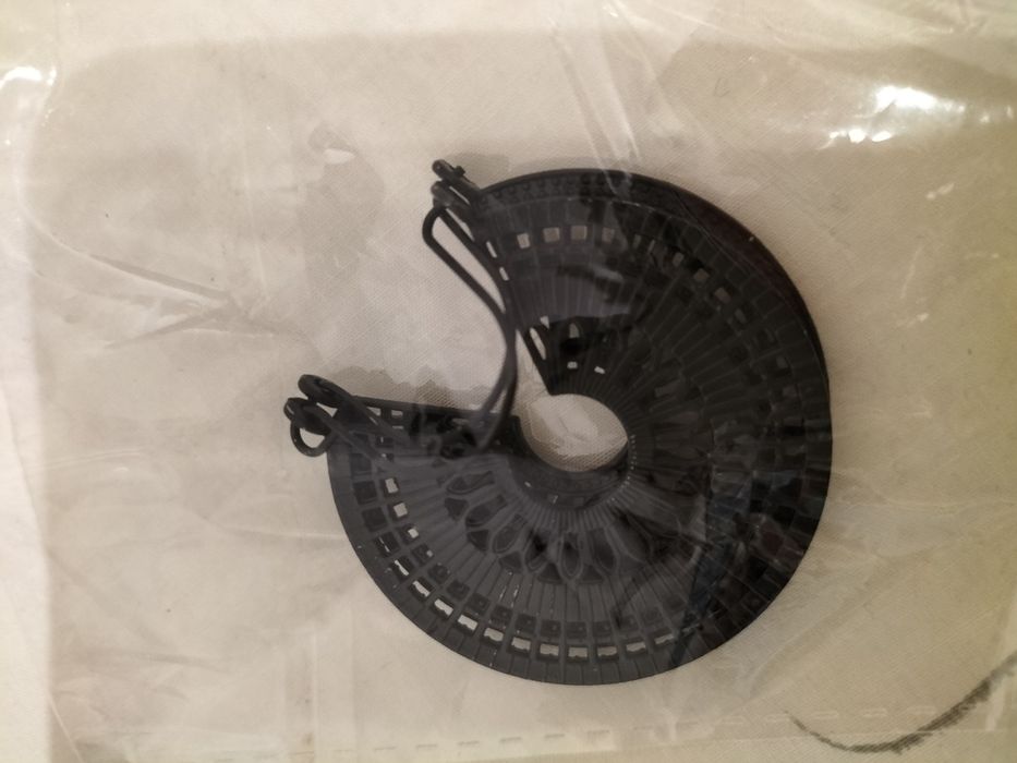 Brinco pretos novos