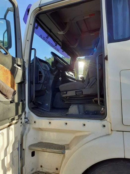 Trator de Camião 4x2 MAN 18.463 FLT36  (84-41-UT) – avaria de motor