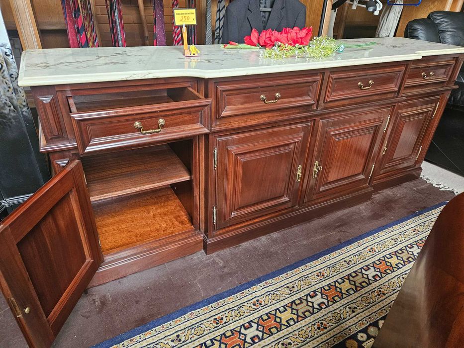 Aparador em madeira com tampo em pedra - óptimo bom estado geral