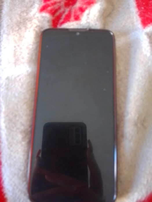 Sprzedam Motorole E7 Power lekko pęknięta z tyłu aparat.