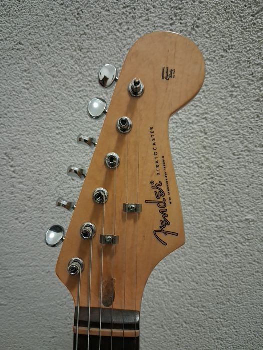 Gitara elektryczna -chińska kopia fendera stratocastera.