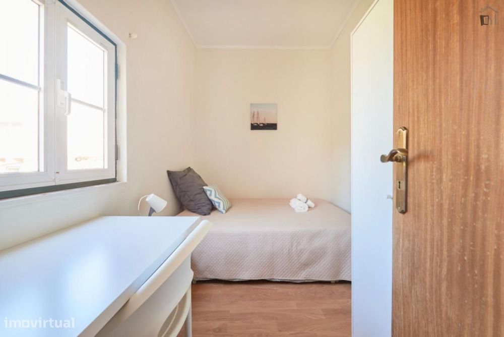 Quarto - localizado em Avenida da Liberdade Lisbon