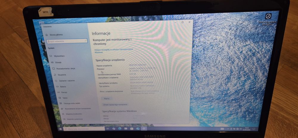 Samsung NP300E7A 17,3" i3 / 8GB / 128GB / Win10 + zasilacz