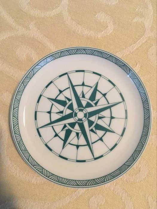 Prato pequeno de  porcelana da Vista Alegre - 80 anos do BPA