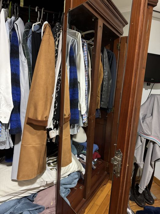 Roupeiro 3 Portas - Madeira mogno