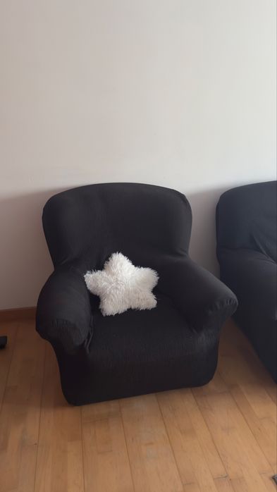 Sofá de 2 lugares + 2 Poltronas – 50€