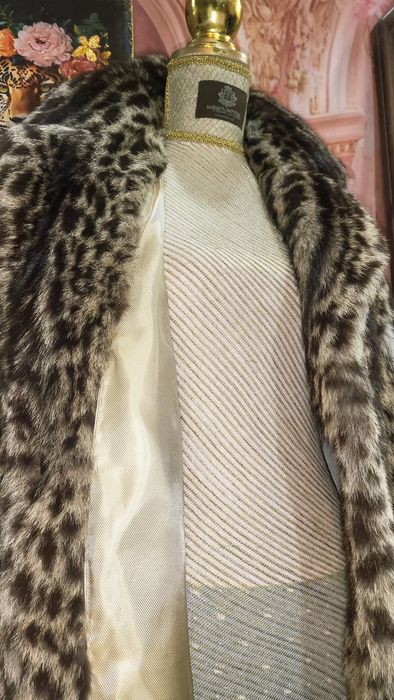 EuMereço! Casaco pelo autêntico Gato Selvagem