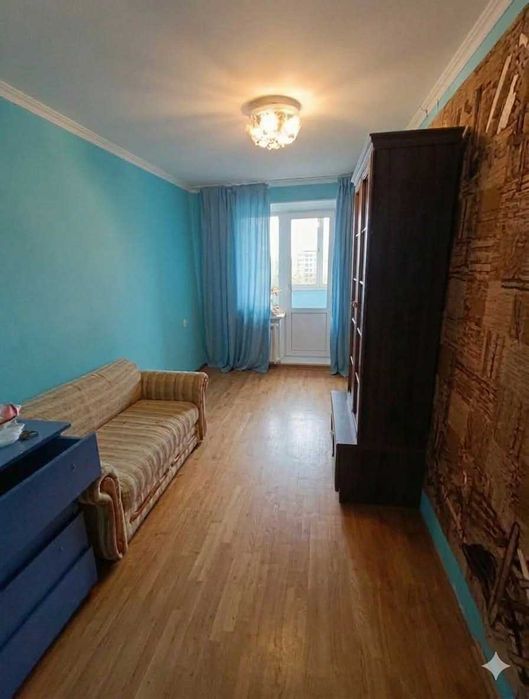 4-кімнатна (74 м²) з балконом і лоджією біля парків, школи та транспорту