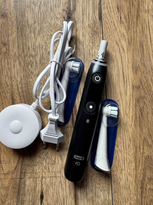 Szczoteczka do zębów Oral-B IO8 czarna ostatnie sztuki