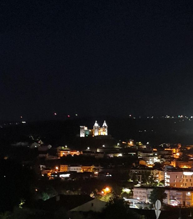 Vende T3 Porto de Mós