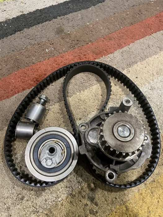 2.0 fsi комплект грм