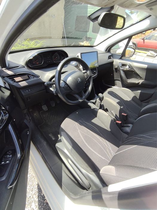 Peugeot 208 limited
