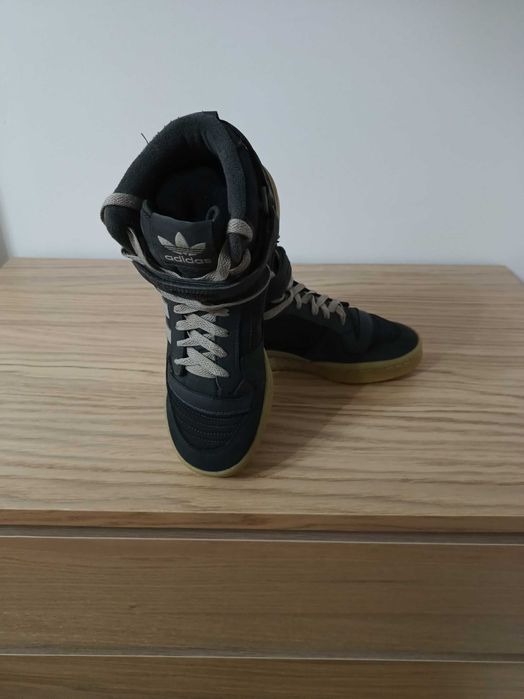 Продам кросовки Adidas Forum Mid